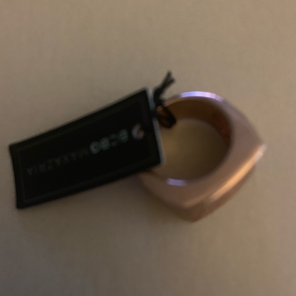 BCBG Jewelry - BCBG ring gold tone dome style size 7 NWT gift it BCBG Jewelry - BCBG ring gold tone dome style size 7 NWT gift it